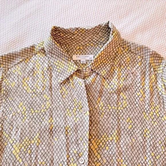 EQUIPMENT Grey & Yellow Button Up Shirt Geometric Snakeskin Blouse Silky Top - Picture 11 of 16